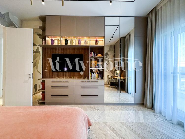 Penthouse Ultra Luxury cu 5 camere,  complet renovat,2 parcari,boxa,terase 195mp