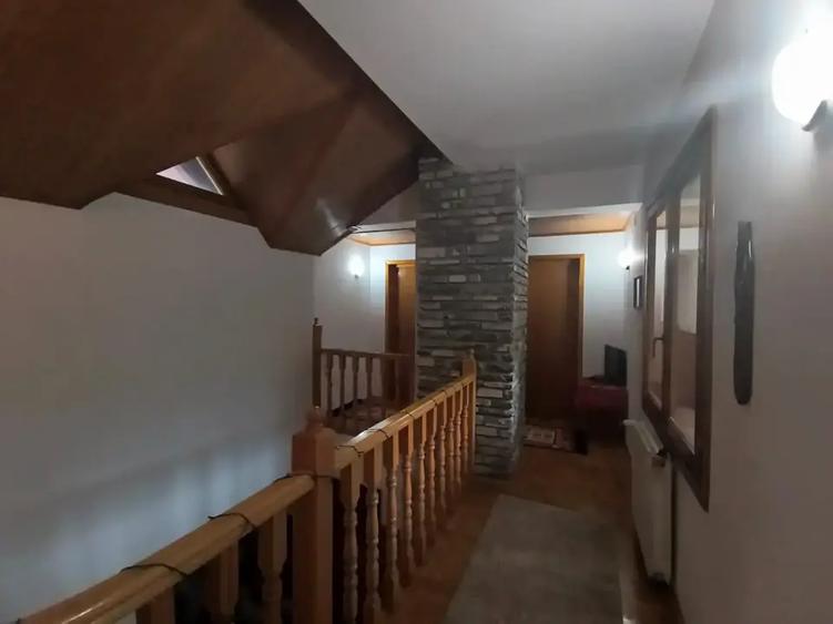 Vilă în Breaza – 410 mp utili, teren 827 mp, potențial excelent