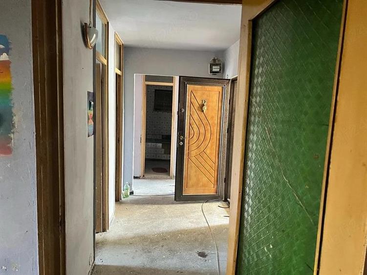 Vand apartament Valea Rosie