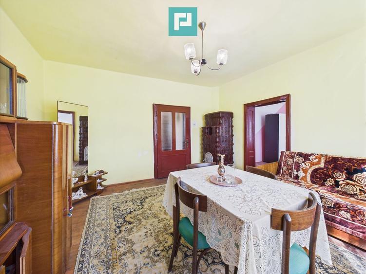 Casă cu teren de 4707 mp în Hălmăgel, județul Arad