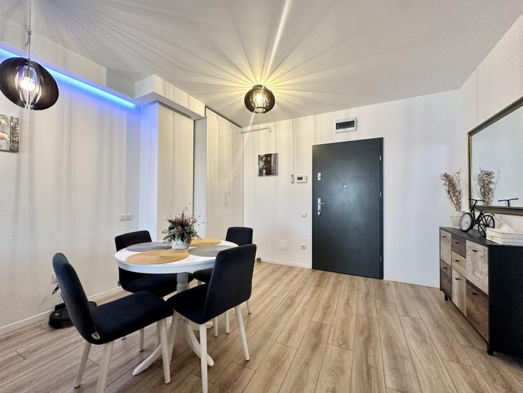 Inchiriere Apartament 2 camere, zona centrala - Scala Center, garaj