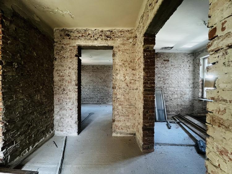 Cladire renovabila pretabila Hotel, Azil, Scoala, ApartHotel, sau Rezidentiala