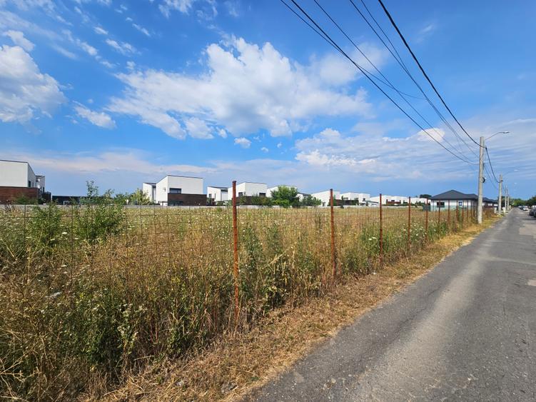 Teren intravilan 3.350 mp | Toate utilitățile | Ideal dezvoltare
