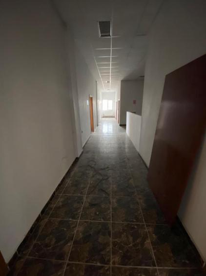 Clădire comercială 3225 mp, teren 5850 mp, zona Romanești
