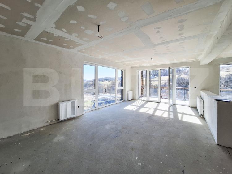 Casa alipita ideal pentru două familii, in Stolna