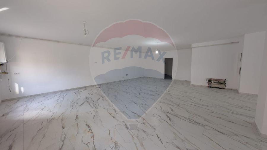 Spațiu Comercial 135mp | Zona Abator | Parter | Vitrină | 1500€