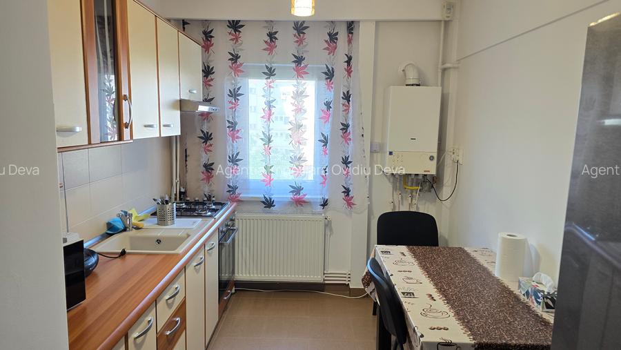 Inchiriez apartament 1 camera decomandat  Deva, Pietroasa (Bl. Mintiei) et 3 - 5