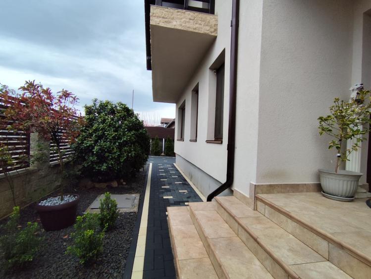 Casa Individuală 175 mp, 5 camere| teren 605 mp| zona Micesti