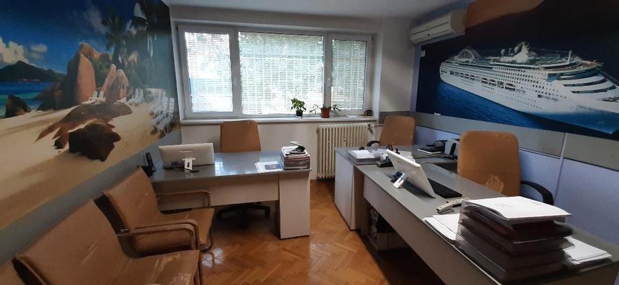 Apartament 3 cam  sau spatiu com cu balcon stradal pe Sos Stefan cel Mare