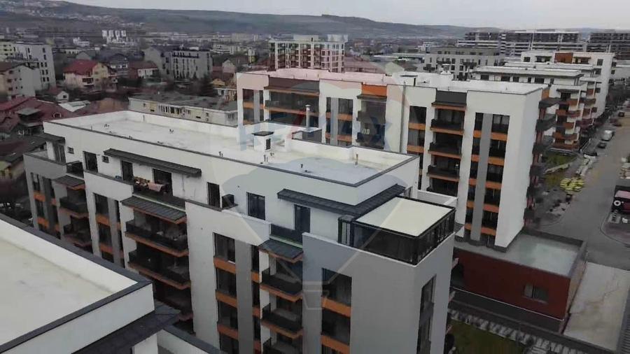 Apartament 2 camere, Între Lacuri