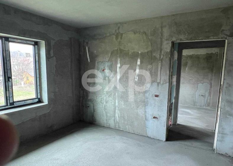 Case 4 camere + mansardă | 130 mp utili | teren 460 mp | Curtea de Argeș