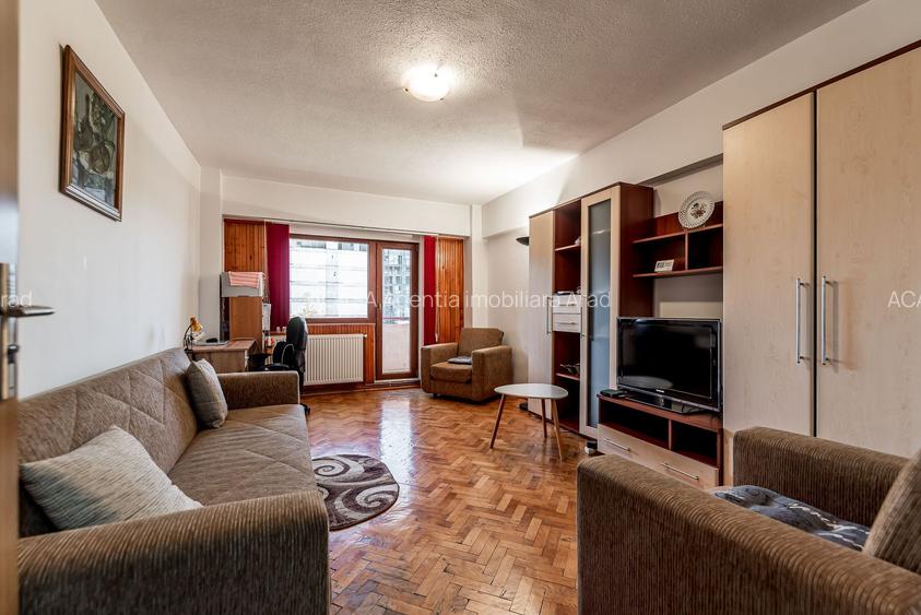 Apartament 3 camere, etaj 1, zona Băncilor / Podgoria