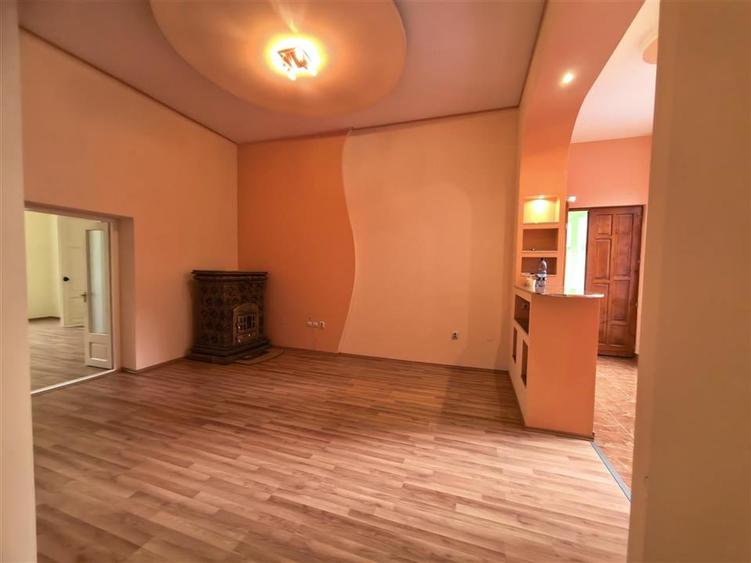 Apart 3 camere etaj 1 la KM 0 - Primaria Arad