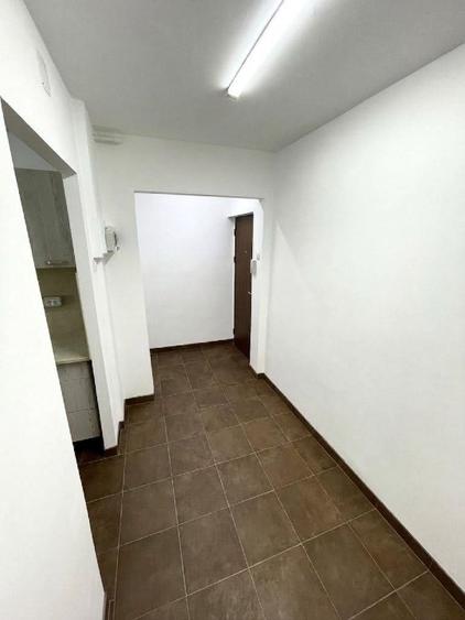 Apartament 2 camere semidecomandat | Etaj 2/4 | Renovat integral |Str. CBrâncusi