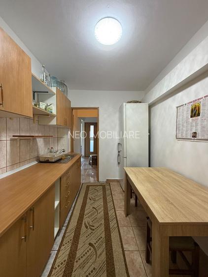 Apartament 3 Camere - 450 euro - Zona Iulius Mall
