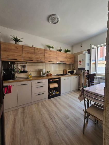 Casa P+1 , 4 Camere, Pantelimon-Tractorului, Mega Image