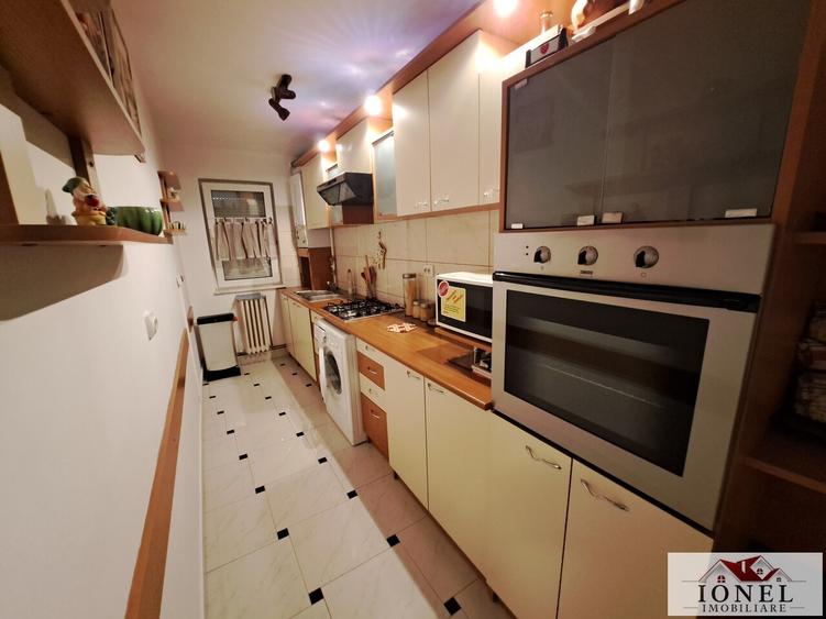 Vanzare apartament patru camere in Cugir