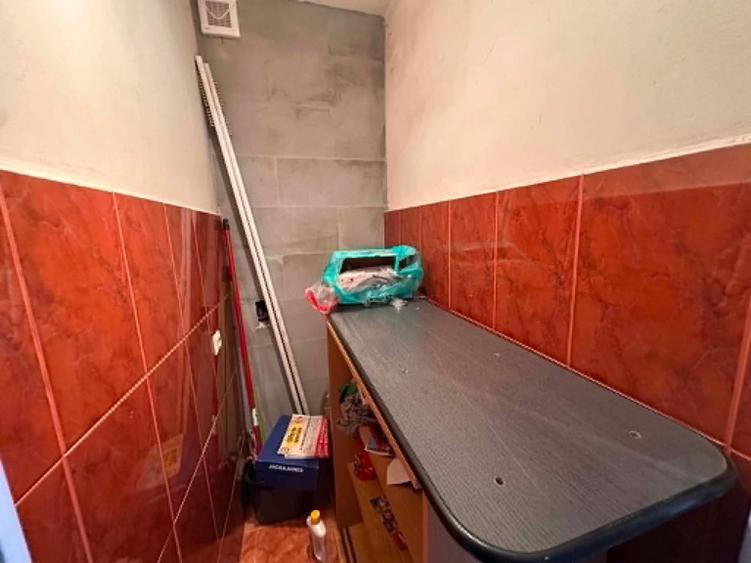 Aradului | 2 Camere | Etaj Intermediar | Decomandat.