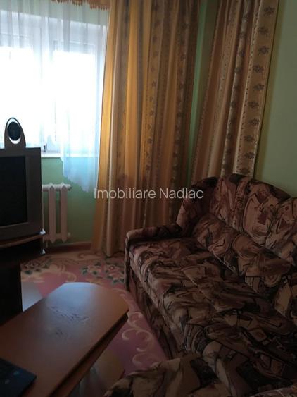 2 apartamente pe acelasi etaj cu garaj  in Nadlac - 12