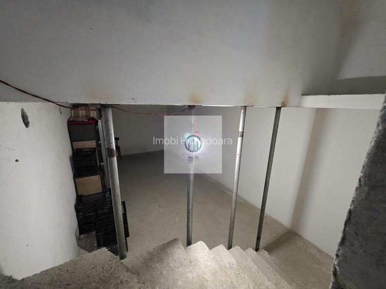 Vilă P+1 în Simeria central 320 mp, teren 1000 mp, toate utilitățile - 35