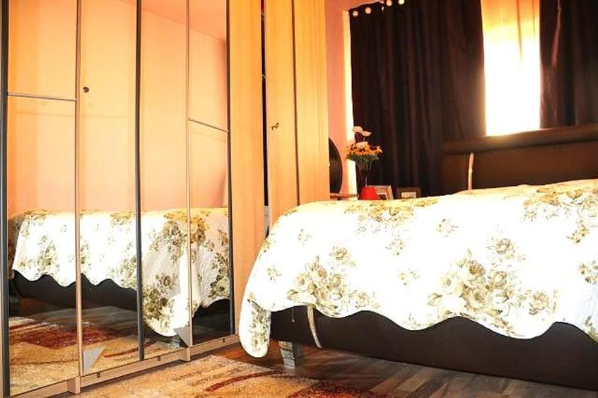 3 Camere, decomandat, parter+curte privata! Vanzare apartament in Targoviste - M
