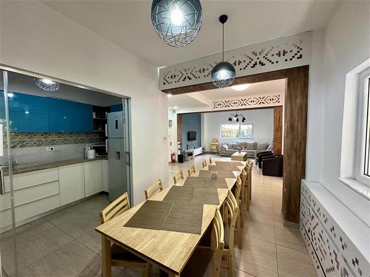 Vanzare Cladire Multifunctionala 783mp Mamaia Nord - Pensiune la Cheie