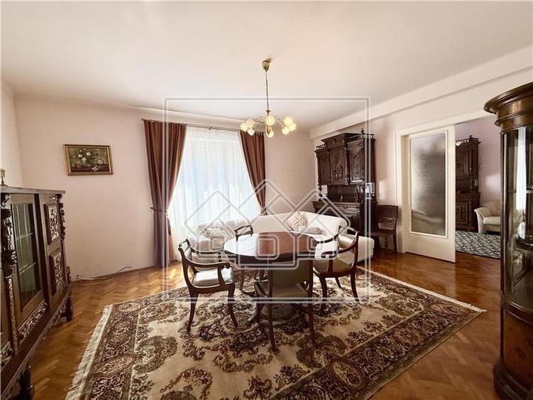 Apartament cu 4 camere si 2 bai - etaj 1 - Piata Habermann