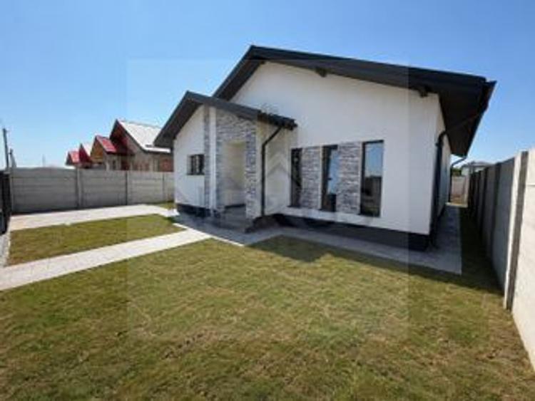 Casa individuala-Comuna Berceni | 4 camere - Teren 420 mp - Terasa