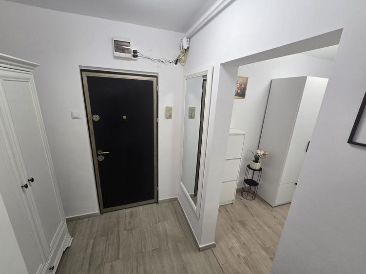 Apartament 2 camere,50mp+balcon,mobilat si utilat,lift nou