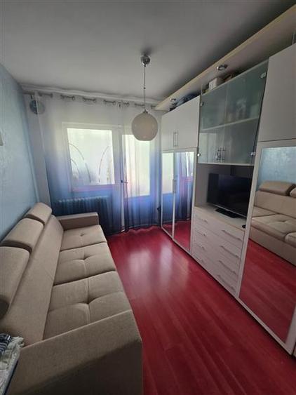 Apartament 3 camere  de vanzare  Tg Cucu - Podul de Fier,