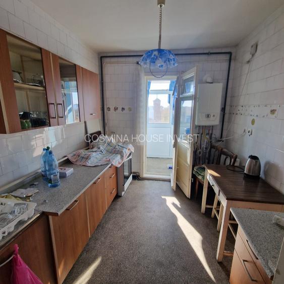 Se inchiriaza apartament,decomandat doua camere,etaj 10/11 ,pret 1300ron/luna. - 2