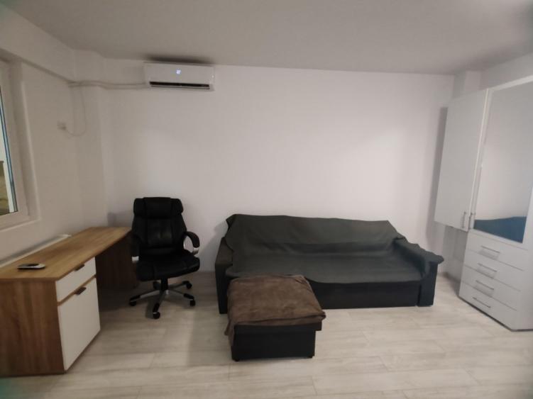 Apartament modern minimalist complet utilat