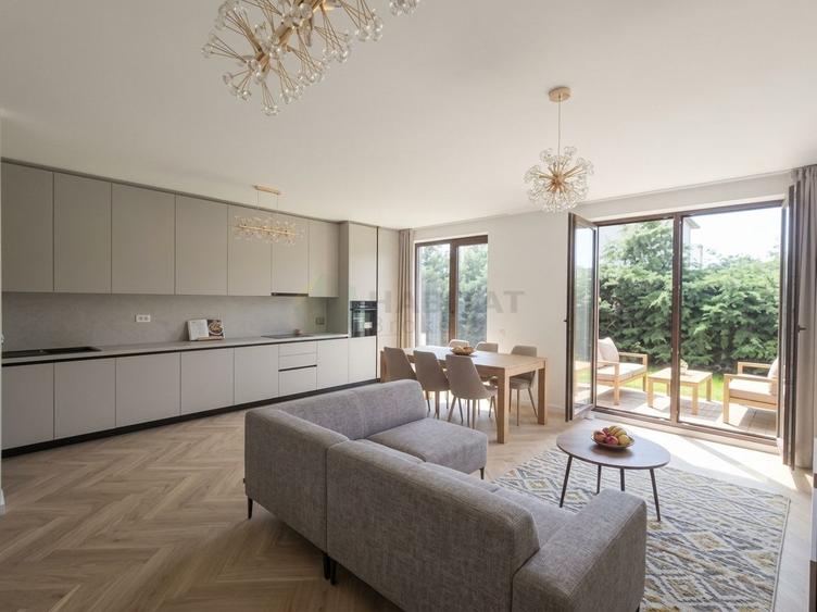 Duplex finalizat in complex stil brâncovenesc, cu grădină proprie
