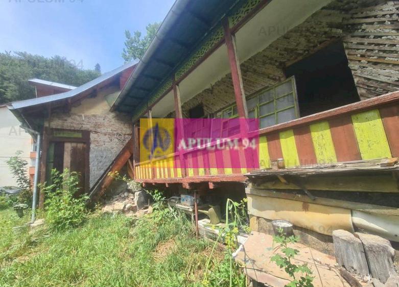Teren cu constructie de vânzare în Bușteni - Zona Lidl