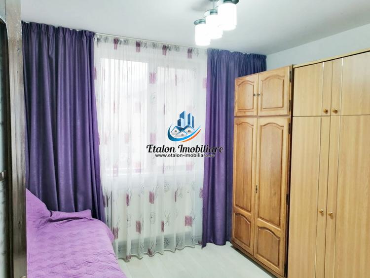 Apartament 2 camere semidecomandat, Piata Darmanesti