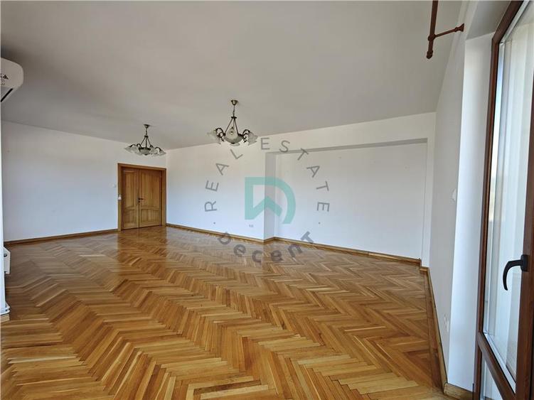 Închiriez 3 camere, Centrul Istoric, Brașov
