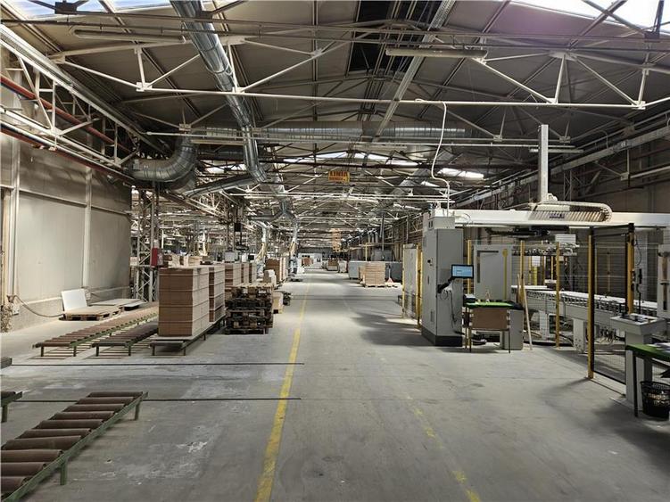 Spatiu Industrial - 2500 mp - Productie - Depozitare - Distributie