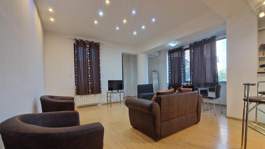 Apartament spatios 2 camere 83mp Stefan cel Mare