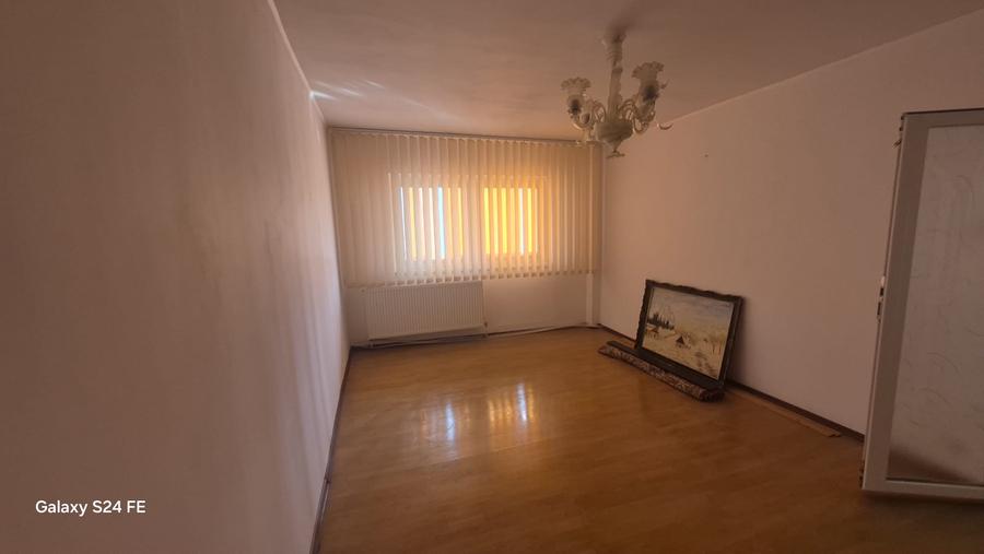 Apartament 3 Camere, Decomandat, Etaj 1, Loc de Parcare | Zona 1 Mai – Galleria