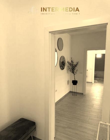 Apartament 3 Camere Bloc Nou CENTRU Baie Balcon Parcare Clima Mobilat Complet