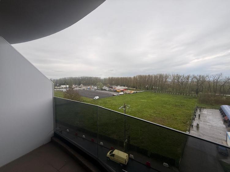 Apartament 3 camere + loc de parcare