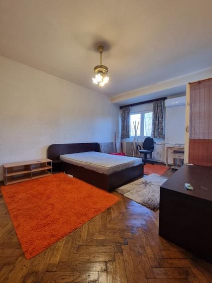 Garsoniera de inchiriat in zona Cismigiu / Metrou Izvor
