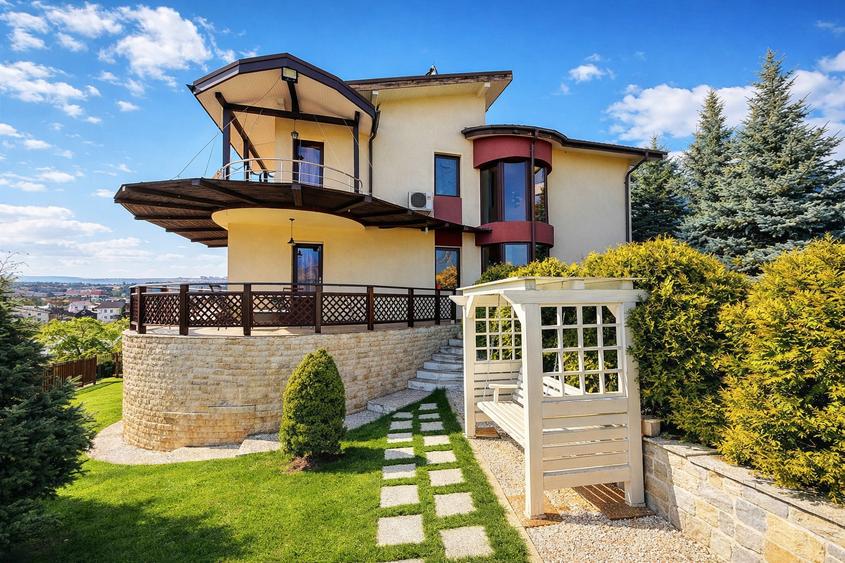 Vilă elegantă, 7 camere, cu sală de fitness și saună — Bucium, Iași