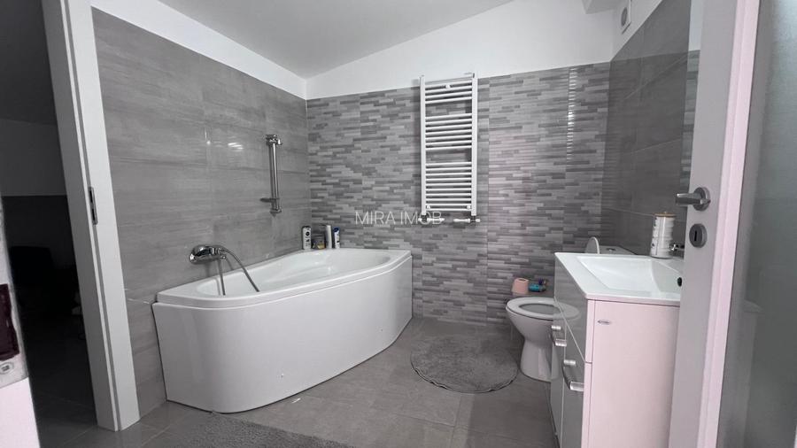 Proprietate exclusivistă tip înșiruită | 170 mp utili | 4 parcări - 14