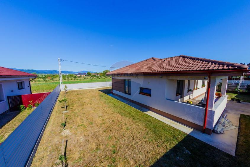 Casă super finisata de vanzare în sat Sasar / schimb cu Apartament