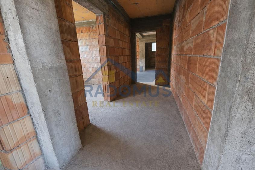 Proiect rezidențial–Ploiești-7 Apartamente - Zona parcare-Loc de Joacă