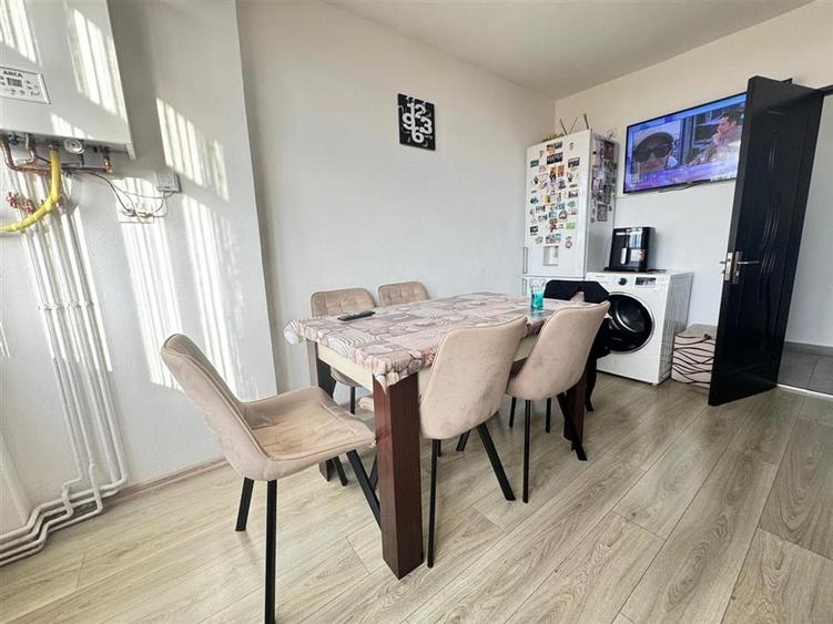 Apartament decomandat cu 2 camere in Vasile Aaron