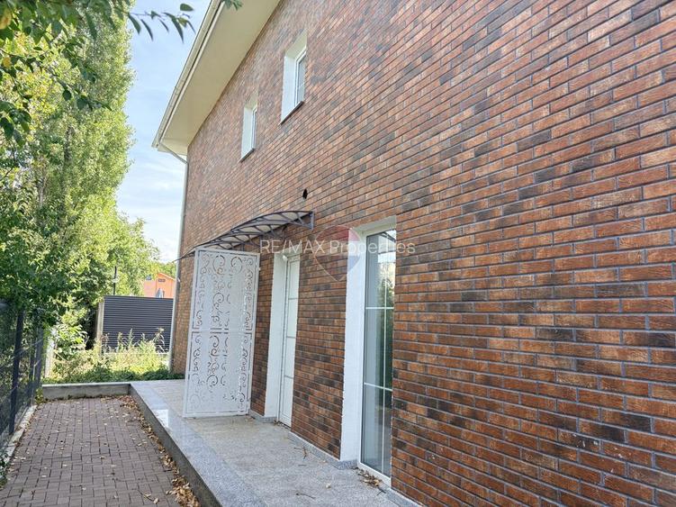 Casă / Townhouse complex nou, de vanzare  în zona Odai - 6