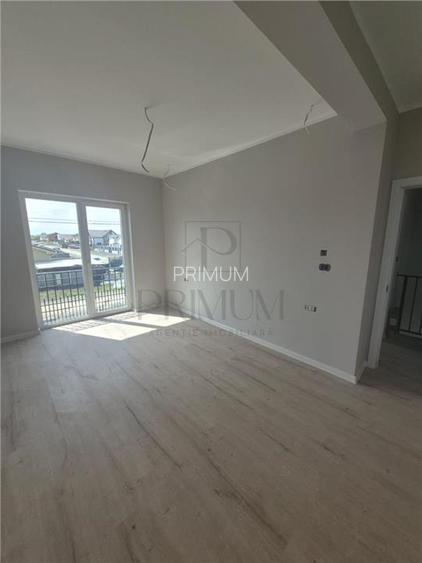 DUPLEX INDIVIDUAL -   Despartit prin camera Tehnica  - bucatarie inchisa -  2 Fr - 11