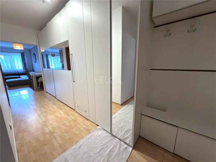 Apartament 3 camere, 72mp, 2 Parcari, zona Coresi